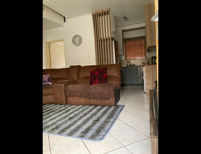 3 BEDROOM TOWNHOUSE FOR SALE IN DAWN PARK